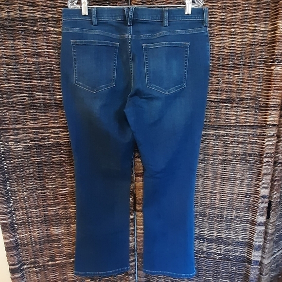 Duluth Trading Co Women's 14 x 29 DuluthFlex Daily Denim Bootcut Jeans Plus Blue - Picture 4 of 7